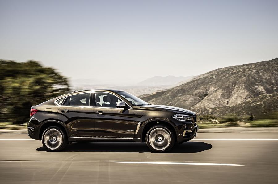  BMW X6 xDrive 5.0i 2015 года  (фото 6 из 113)